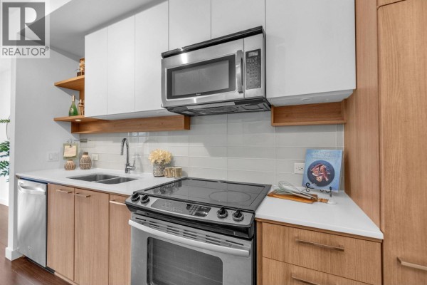 107 608 Como Lake Avenue, Coquitlam, BC V3J0B2 Photo 3