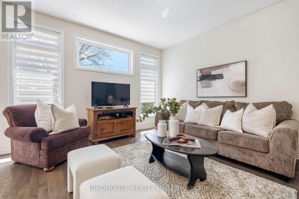 Living room - 107 Alcorn Drive, Kawartha Lakes, ON K9V0M8 Photo 4