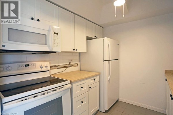 Kitchen - 107 Bagot Street Unit# 411, Guelph, ON N1H8H5 Photo 4