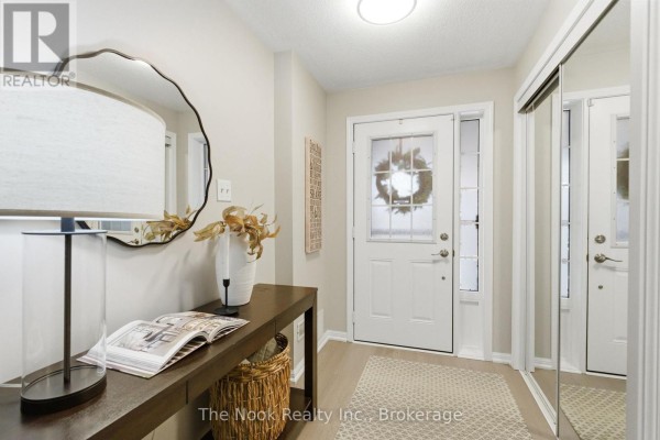 Living room - 107 Barkdale Way, Whitby, ON L1N0G2 Photo 4