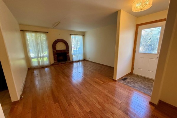 Dining room - 107 Bret Bay, Winnipeg, MB R2G2C3 Photo 2