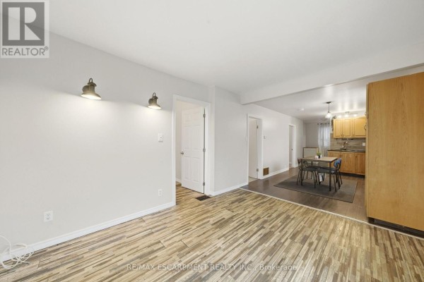 Primary Bedroom - 107 Broadway Street, Welland, ON L3C5L6 Photo 4