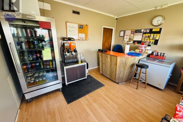 107 Centre Street, Enchant, AB T0K0V0 Photo 4