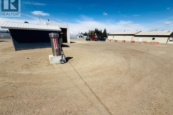 107 Centre Street, Enchant, AB T0K0V0 Photo 5