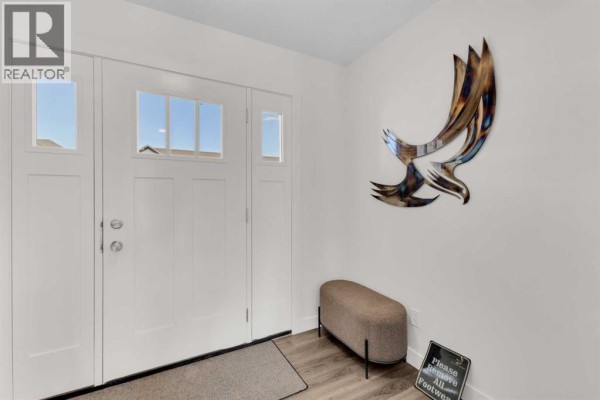 Living room - 107 Hampton Crescent, Sylvan Lake, AB T4S0X4 Photo 3