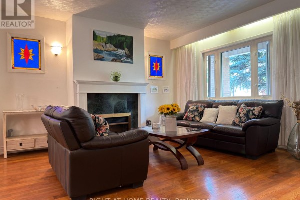 Kitchen - 107 Melrose Avenue, Toronto, ON M5M1Y8 Photo 3