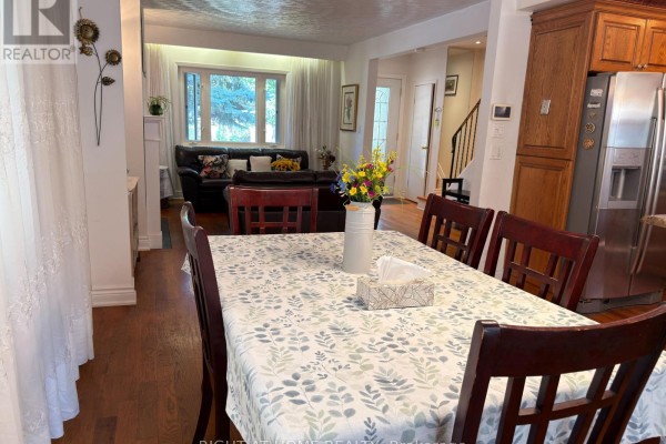 Primary Bedroom - 107 Melrose Avenue, Toronto, ON M5M1Y8 Photo 4