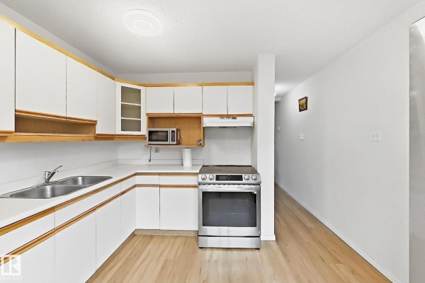 Primary Bedroom - 107 Morin Maze Mz Nw, Edmonton, AB T6K1V1 Photo 5