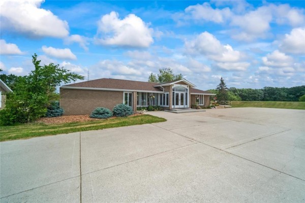 Family room - 107 Ouimet Road, Ste Agathe, MB R0G1Y0 Photo 3