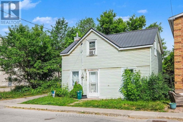 107 Oxford Street E, North Grenville, ON, photo 2