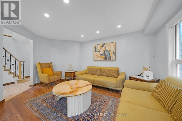 Family room - 107 Roxborough Lane, Vaughan, ON L4J4T5 Photo 4