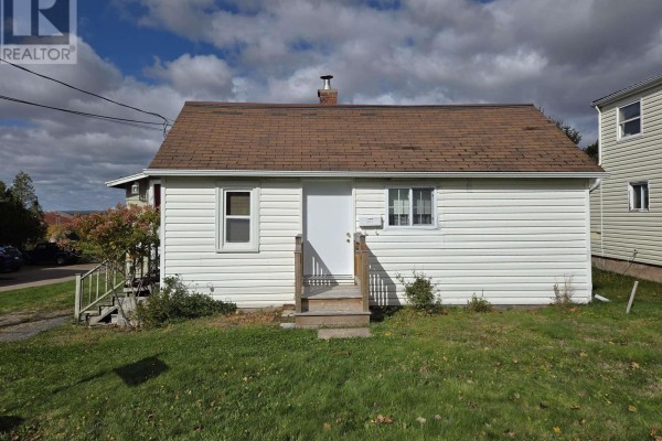Living room - 107 Ryland Avenue, Bible Hill, NS B2N2V5 Photo 2