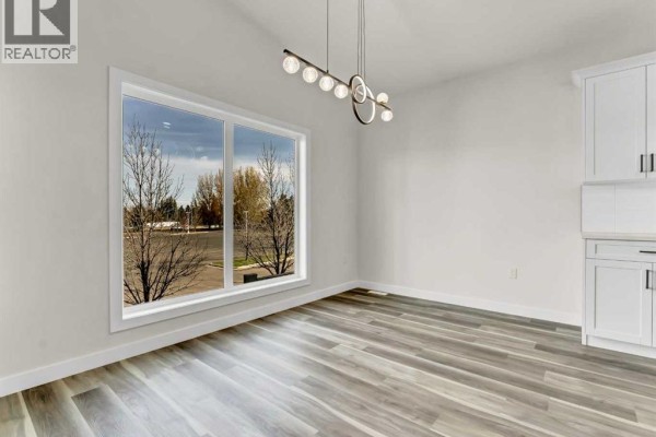 Primary Bedroom - 107 Sierra Road Sw, Medicine Hat, AB T1B4Y6 Photo 5