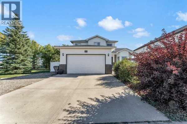 Family room - 107 Sunset Road Sw, Medicine Hat, AB T1B4V8 Photo 2