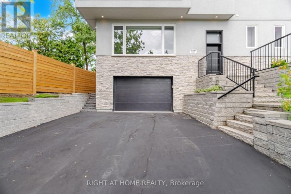 Kitchen - 107 Trethewey Drive, Toronto, ON M6M4B6 Photo 2