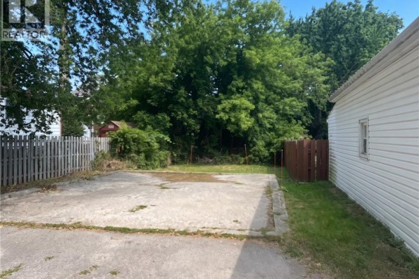 107 Victoria Street S, Kitchener, ON, photo 2