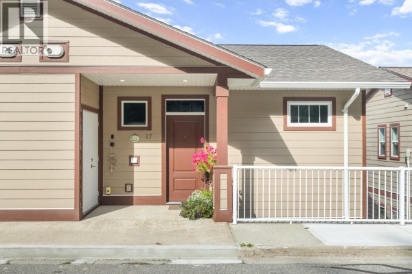 Kitchen - 1070 1 Street Se Unit# 27, Salmon Arm, BC V1E0B6 Photo 3