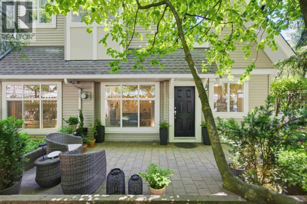 1071 Lynn Valley Road, North Vancouver, BC V7J1Z6 Photo 3