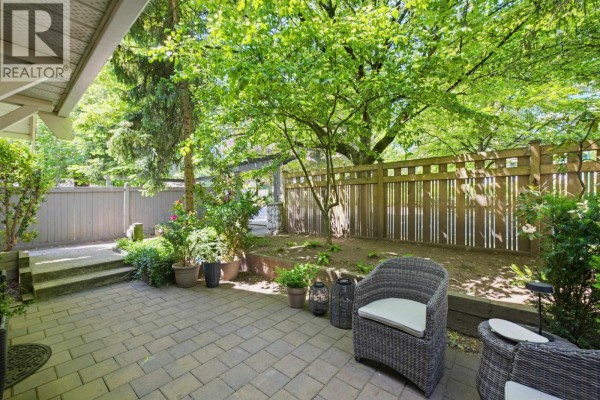 1071 Lynn Valley Road, North Vancouver, BC V7J1Z6 Photo 4