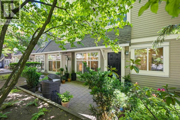 1071 Lynn Valley Road, North Vancouver, BC V7J1Z6 Photo 5