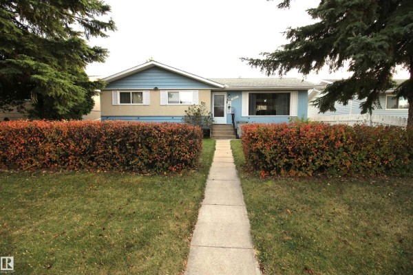 10711 102 St, Westlock