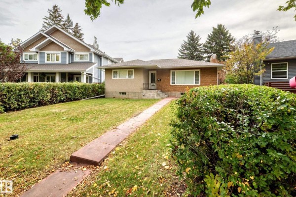 Kitchen - 10715 133 St Nw, Edmonton, AB T5M1G7 Photo 3