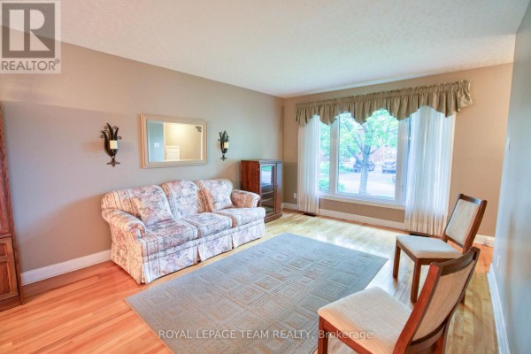 Primary Bedroom - 1072 Aldea Avenue, Ottawa, ON K1H8B9 Photo 4