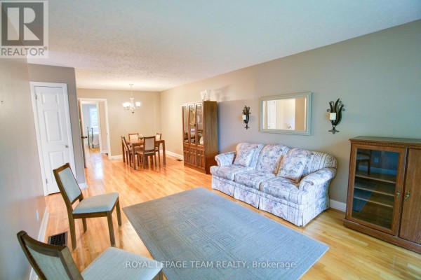 Bedroom 2 - 1072 Aldea Avenue, Ottawa, ON K1H8B9 Photo 5