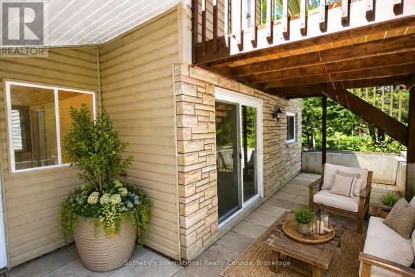 Foyer - 1072 Holiday Park Drive, Bracebridge, ON P1L1W9 Photo 5