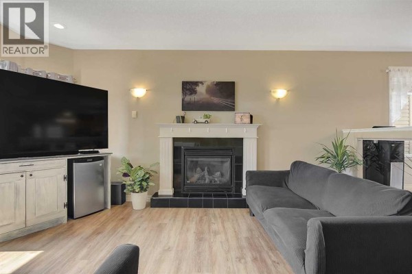 4pc Bathroom - 10720 124b Avenue, Grande Prairie, AB T8V8K8 Photo 5