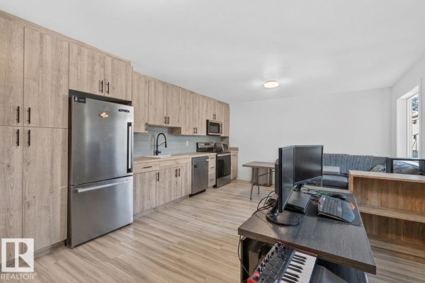 10726 107 St Nw, Edmonton, AB, photo 3