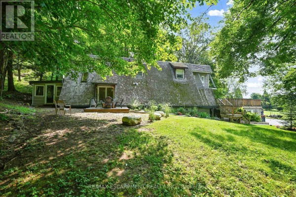 Den - 1073 Cedar Beach Road, Bracebridge), ON P1L1W8 Photo 2