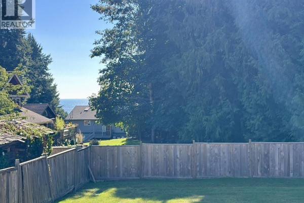 1073 Grandview Road, Gibsons, BC V0N1V3 Photo 5