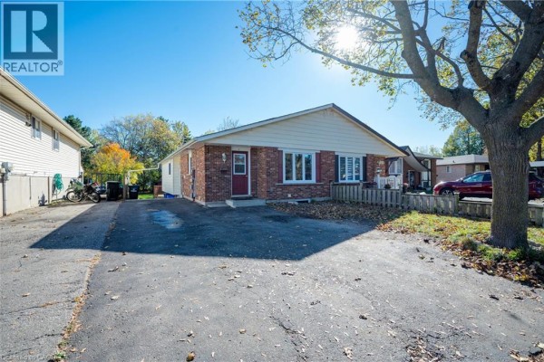 4pc Bathroom - 1073 Langs Circle, Cambridge, ON N3H5E6 Photo 2