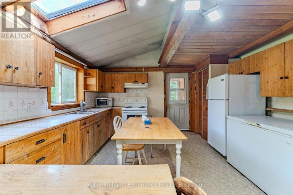 1074 West Road, Northern Bruce Peninsula, ON N0H1W0 Photo 5