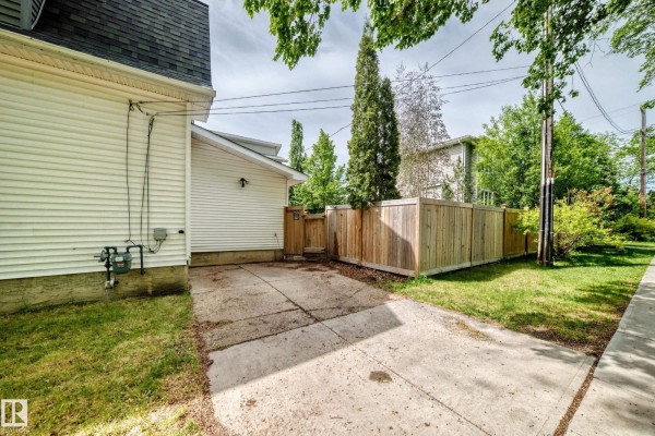 Primary Bedroom - 10748 123 St Nw, Edmonton, AB T5M0C4 Photo 5