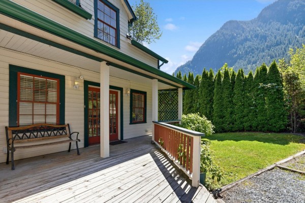 1075 3rd Avenue, Hope, Hope, BC, photo 3