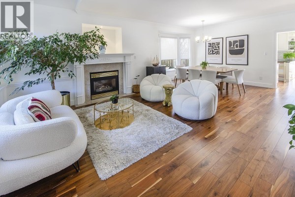 1075 Adderley Street, North Vancouver, BC V7L1T4 Photo 4