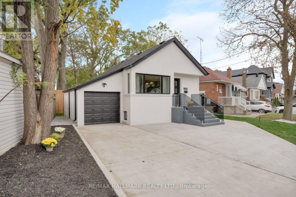 Kitchen - 1075 Greenwood Avenue, Toronto, ON M4J4E2 Photo 3