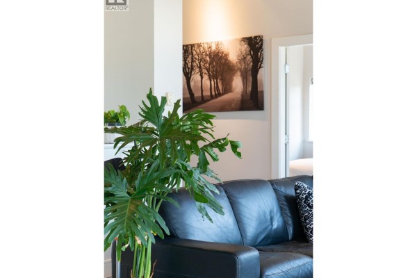1075 W 1st Street, North Vancouver, BC V7P3T4 Photo 5