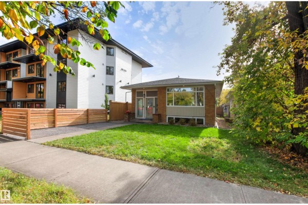 Kitchen - 10753 79 Av Nw, Edmonton, AB T6E1S4 Photo 3