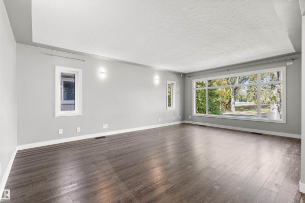 Primary Bedroom - 10753 79 Av Nw, Edmonton, AB T6E1S4 Photo 5