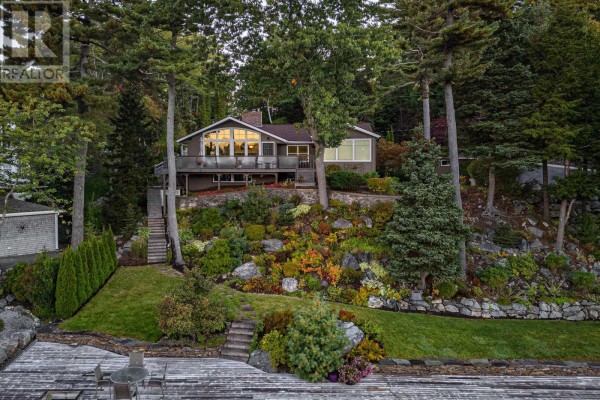 1077 Shore Drive, Bedford, NS, photo 2