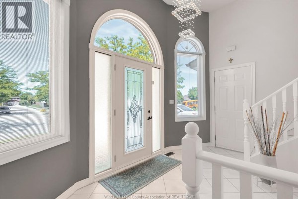4pc Bathroom - 1078 Treverton, Windsor, ON N8P1S5 Photo 3