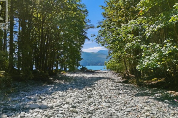 10780 North Shore Rd, Youbou, BC V0R3E1 Photo 4