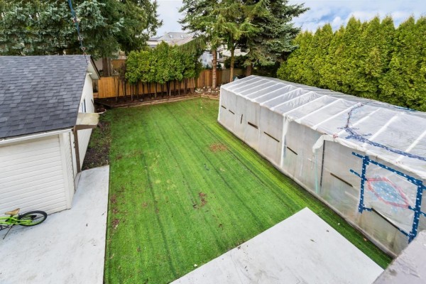 10785 155a Street, Surrey, BC V3R9X5 Photo 2