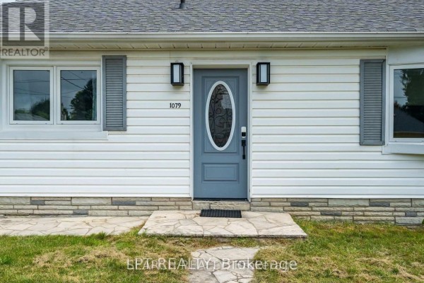 1079 Deta Road, Mississauga, ON, photo 2
