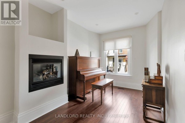 Bedroom 2 - 107a Scollard Street, Toronto, ON M5R1G4 Photo 5