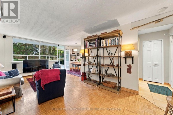 Dining room - 108 - 100 Coe Hill Drive, Toronto, ON M6S3E1 Photo 2