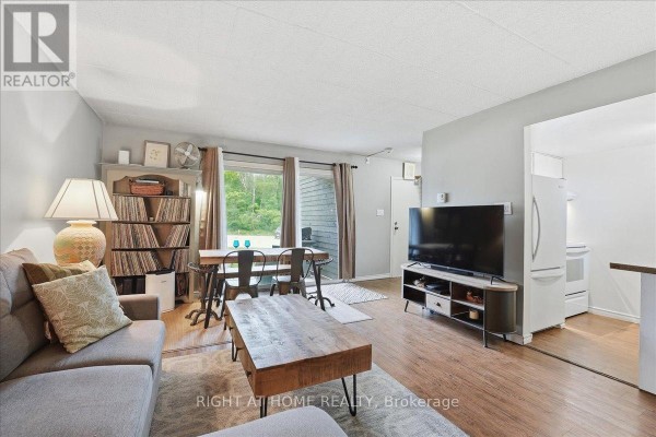 108 - 1102 Horseshoe Valley Road W, Oro Medonte, ON L4M4Y8 Photo 4